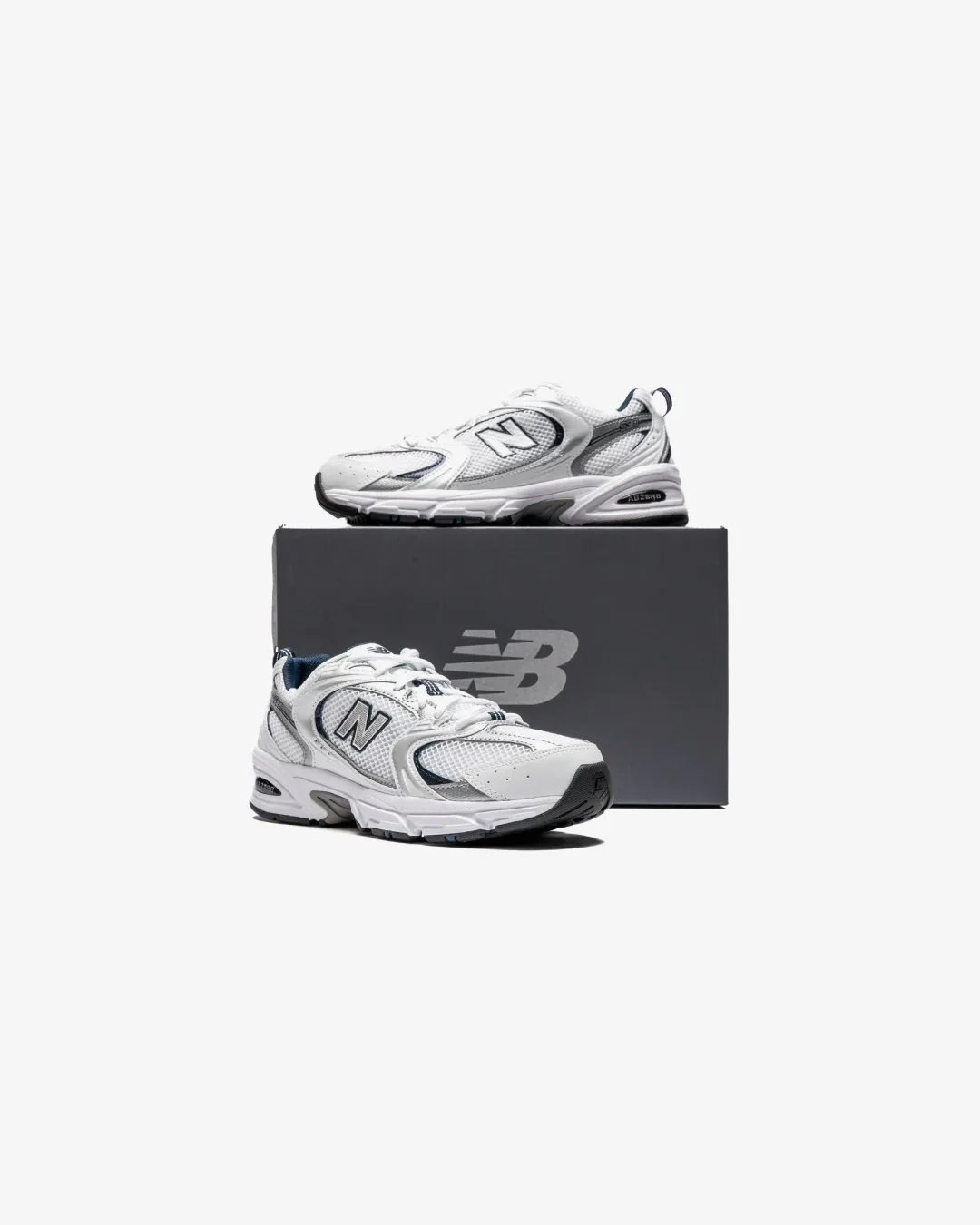 New Balance 530 White Silver Navy Sneakers