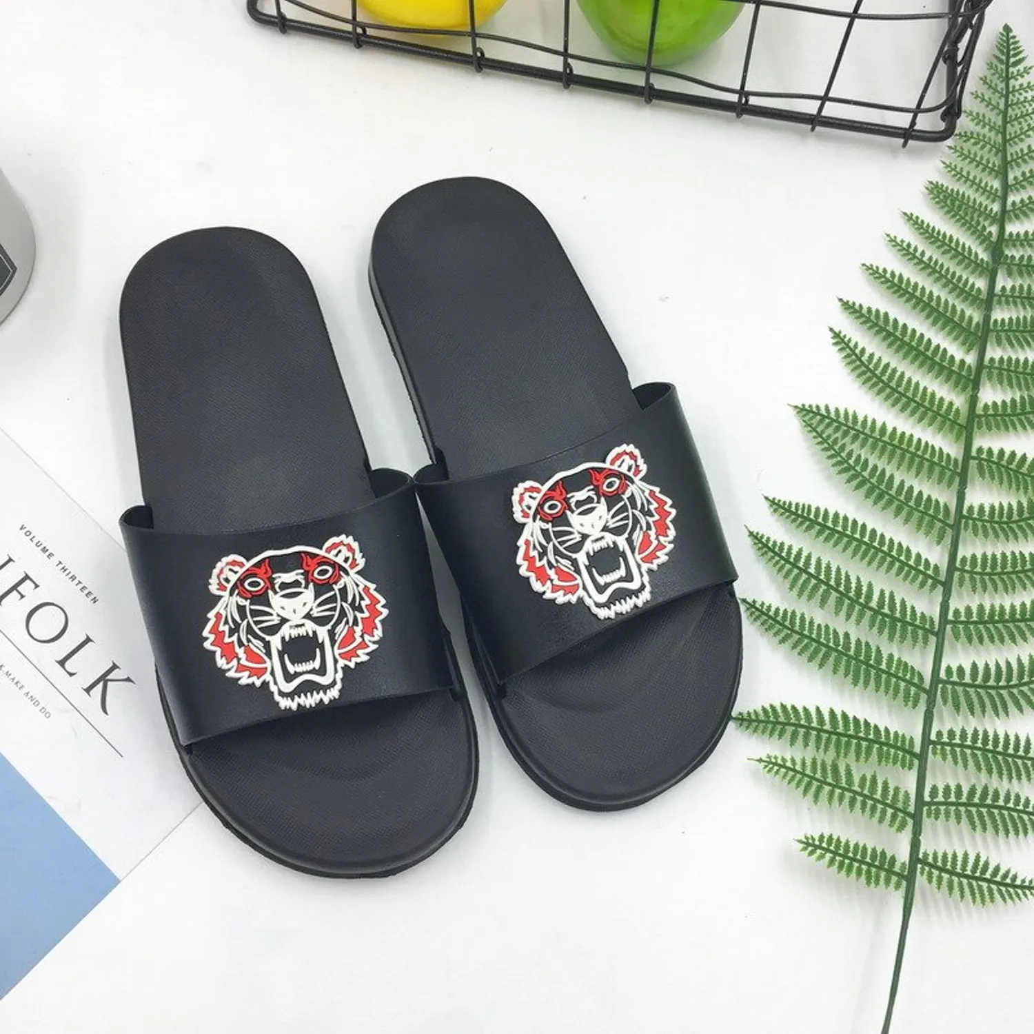 Women's Summer Casual Flip Flops With Tiger Print