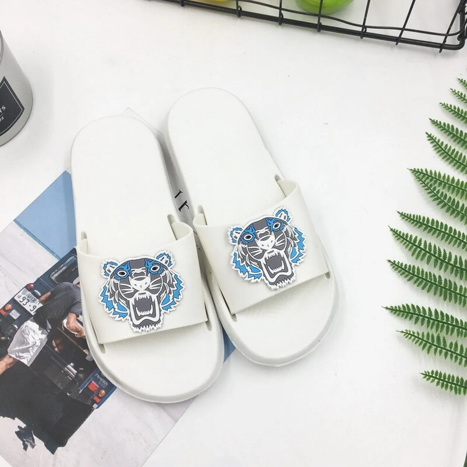 Women's Summer Casual Flip Flops With Tiger Print
