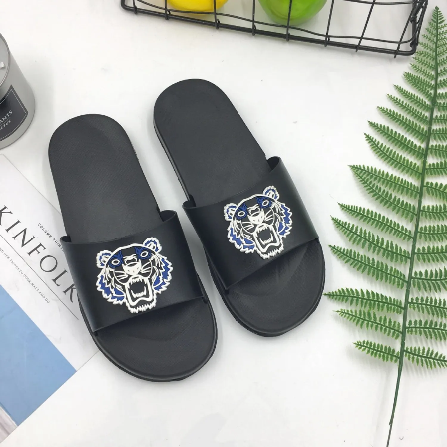 Women's Summer Casual Flip Flops With Tiger Print